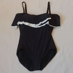 Contours by‎ Coco Reef black and cream ruffled one-piece swimsuit size 10/34D
